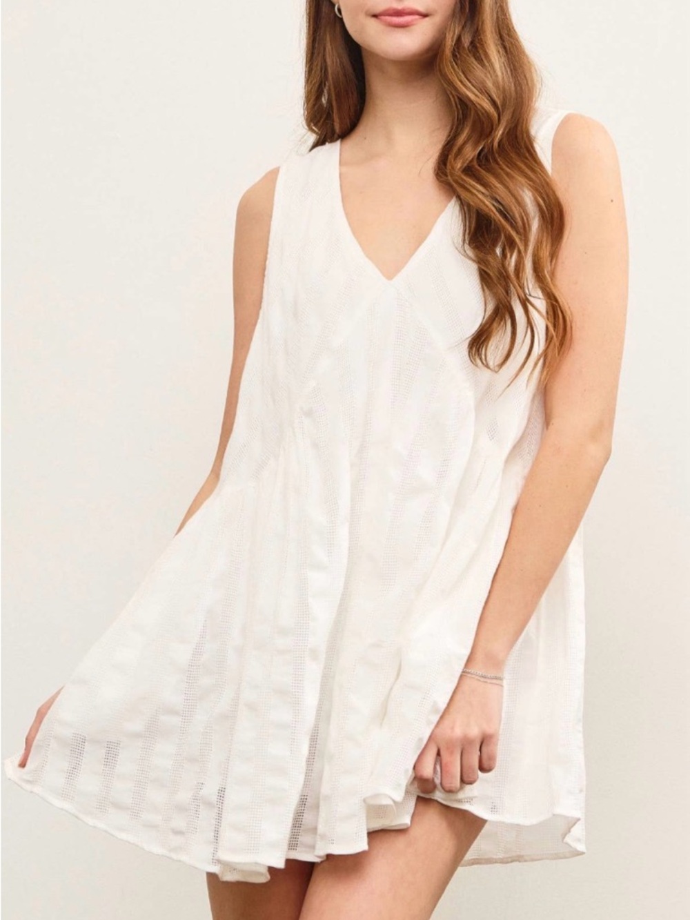 Mustard Seed Women’s White Sleeveless V-Neck Swing Dress with Built in Shorts